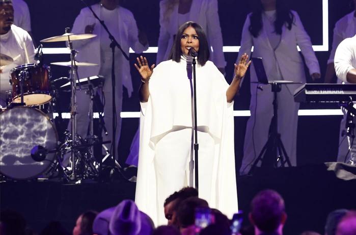 CeCe Winans | Dove Awards