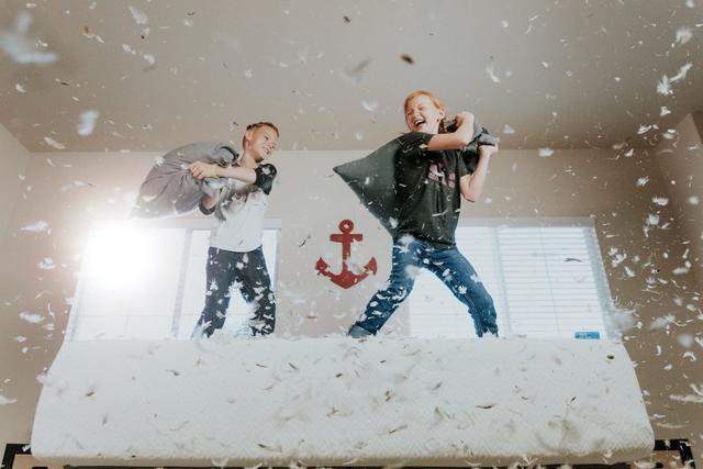 boys with pillow fight